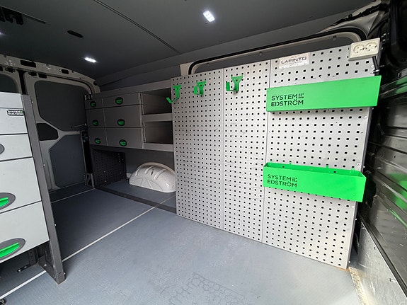 Volkswagen Crafter 15 of 30