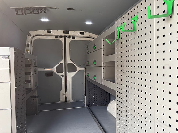Volkswagen Crafter 13 of 30