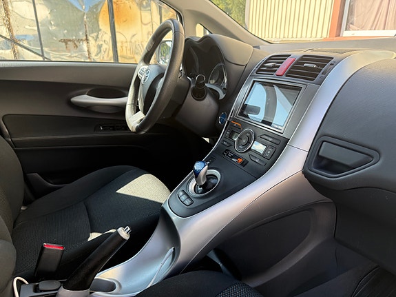 Toyota Auris 25 of 25
