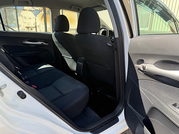 Toyota Auris 23 of 25