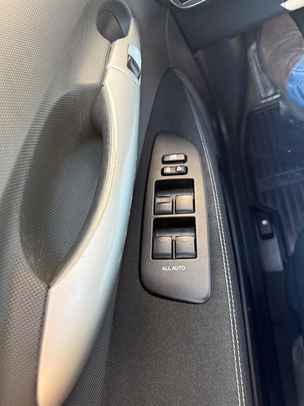 Toyota Auris 13 of 25