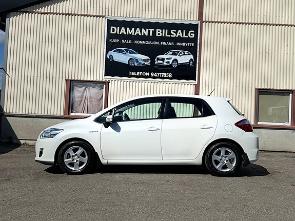 Toyota Auris 4 of 25