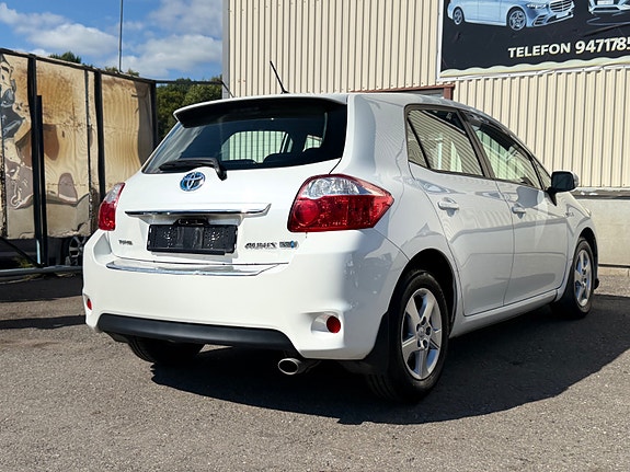Toyota Auris 6 of 25
