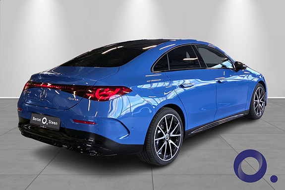 Mercedes-Benz CLA350 4 of 30