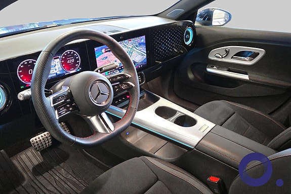 Mercedes-Benz CLA350 12 of 30