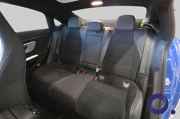 Mercedes-Benz CLA350 17 of 30