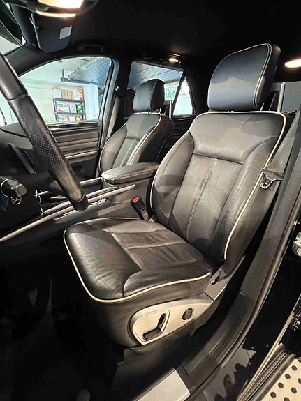 Mercedes-Benz ML300 12 of 30