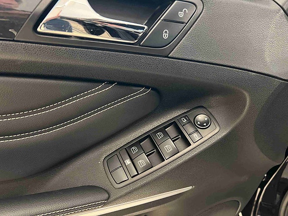 Mercedes-Benz ML300 10 of 30