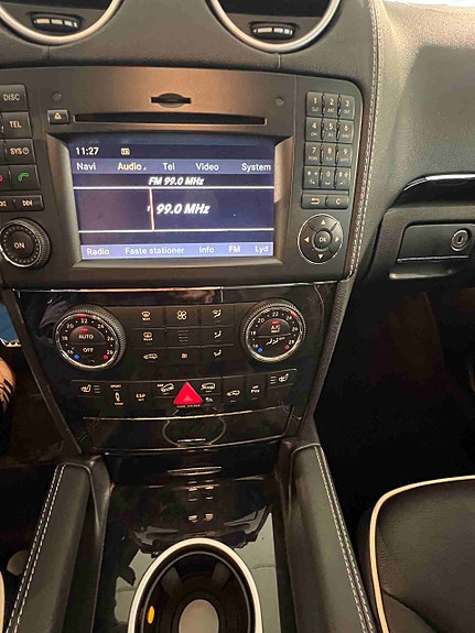 Mercedes-Benz ML300 18 of 30