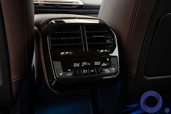 BMW iX 30 of 30