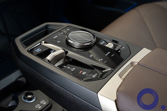 BMW iX 19 of 30