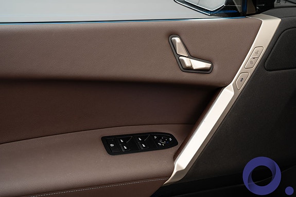BMW iX 14 of 30