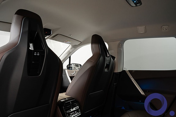 BMW iX 27 of 30