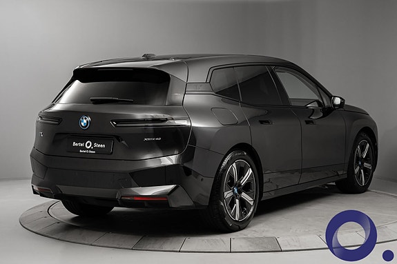 BMW iX 4 of 30