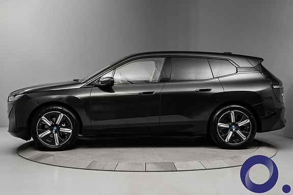 BMW iX 2 of 30