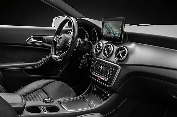 Mercedes-Benz CLA180 13 of 28