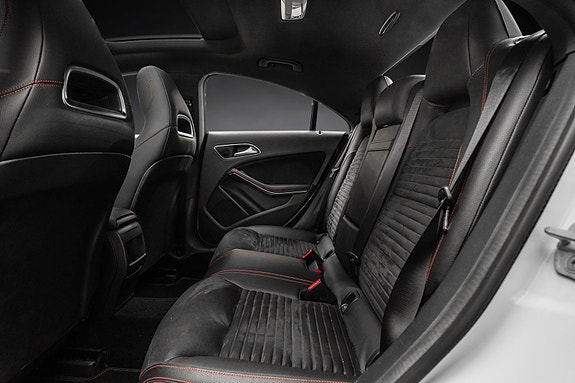Mercedes-Benz CLA180 26 of 28