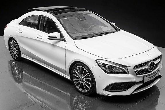Mercedes-Benz CLA180 2 of 28