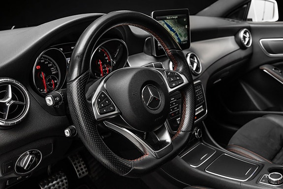 Mercedes-Benz CLA180 14 of 28