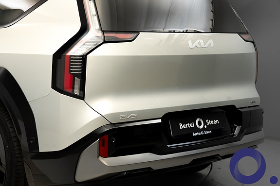 Kia EV9 8 of 30