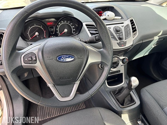 Ford Fiesta 8 of 11