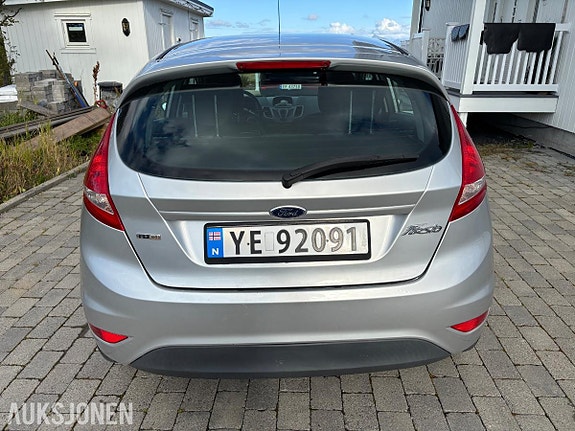 Ford Fiesta 5 of 11