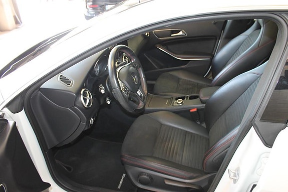 Mercedes-Benz CLA180 15 of 30