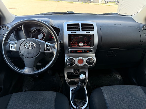 Toyota Urban Cruiser 17 of 27