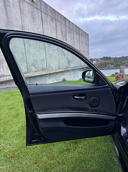 BMW 335d 18 of 30