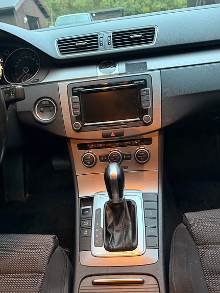 Volkswagen Passat 6 of 14