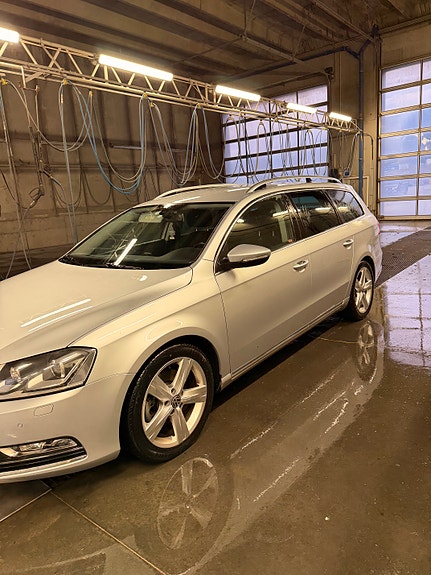 Volkswagen Passat 4 of 14