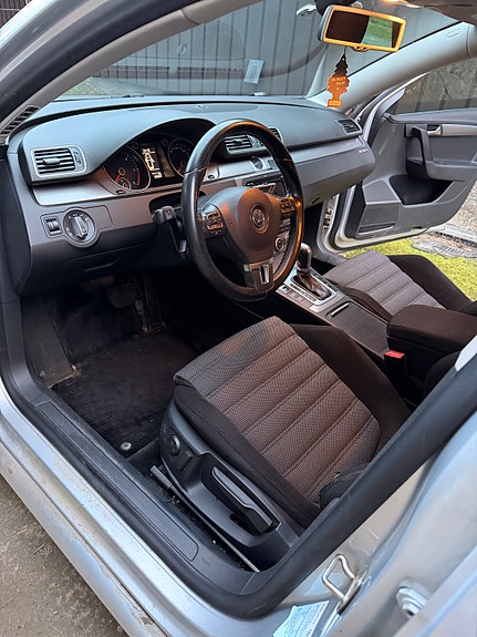 Volkswagen Passat 5 of 14