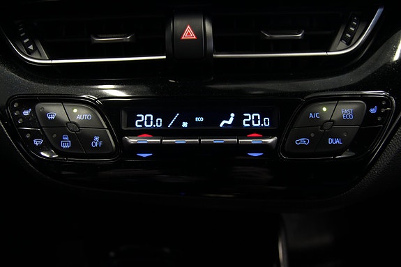 Toyota C-HR 28 of 30