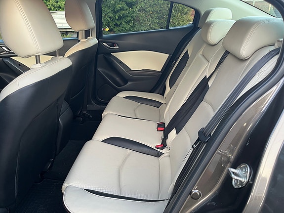 Mazda 3 14 of 23