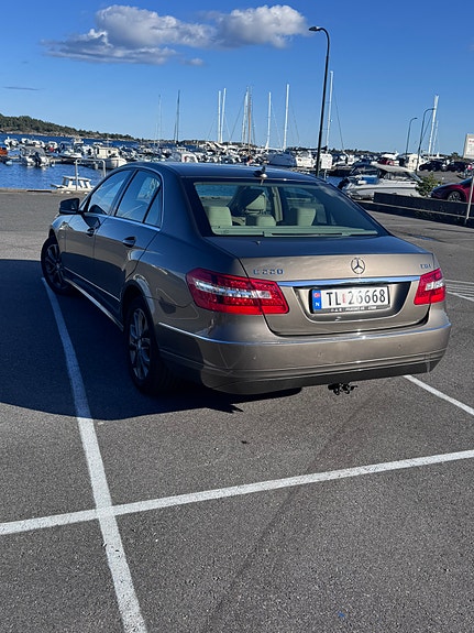 Mercedes-Benz E 220 d 5 of 10