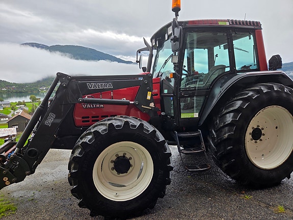 Valtra 6550 2 of 30