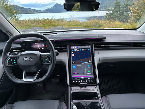 Ford Explorer 4 of 8