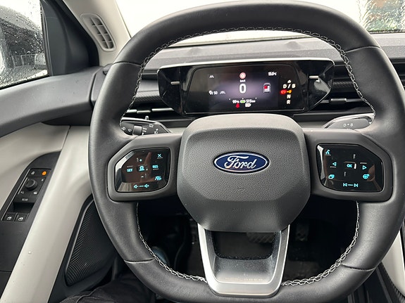 Ford Explorer 6 of 8