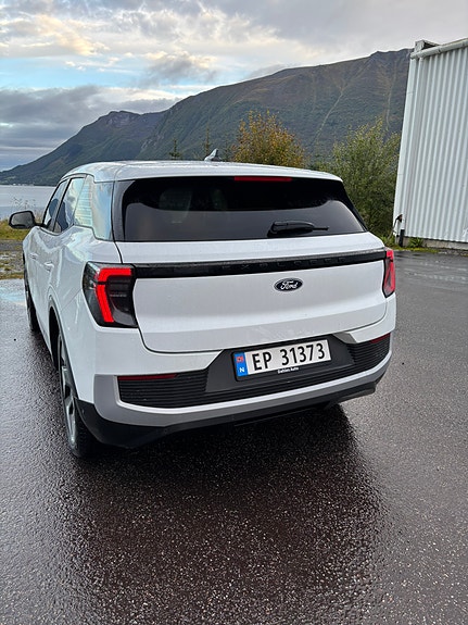 Ford Explorer 3 of 8