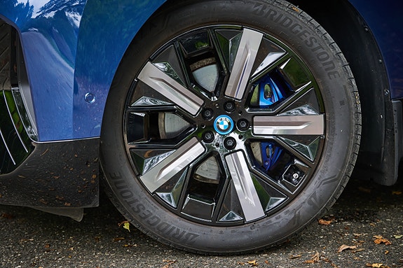 BMW iX 26 of 30