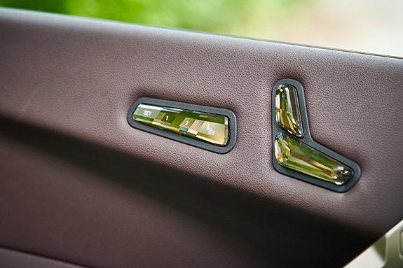 BMW iX 28 of 30
