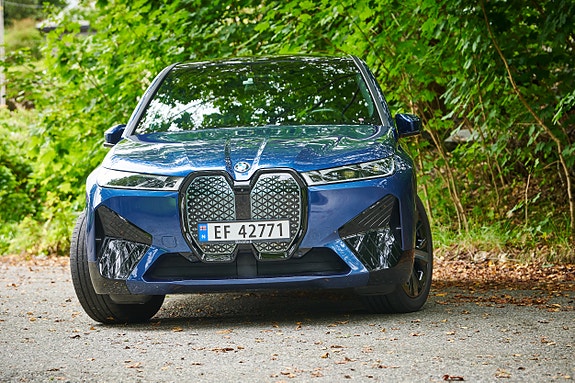 BMW iX 3 of 30