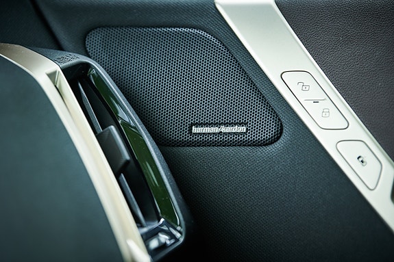 BMW iX 29 of 30