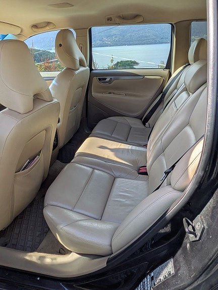 Volvo V70 6 of 8