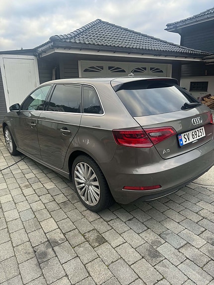 Audi e-tron 3 of 8