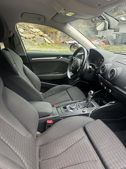 Audi e-tron 5 of 8