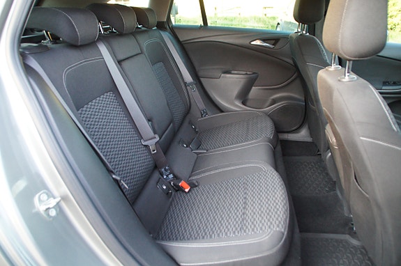Opel Astra 17 of 30