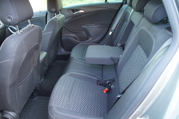 Opel Astra 14 of 30