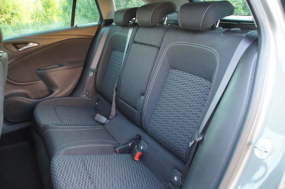Opel Astra 15 of 30