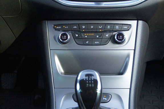 Opel Astra 25 of 30